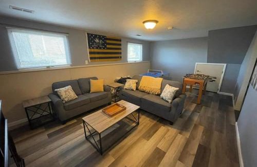 South Bend House | Notre Dame Get Away 4-Bdm 2-mile from Campus BBQ