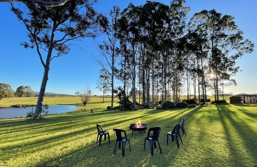 Branxton House | Nottage Cottage - Gateway to the vineyards