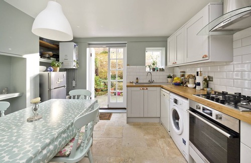 Holland Park House | Notting Hill Garden Charming Apartment