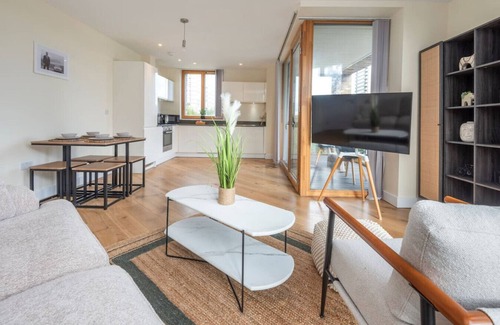 Notting Dale Apartment | Notting Hill Gem 2BD Near Portobello Market