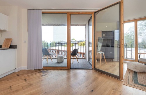 Notting Dale Apartment | Notting Hill Gem 2BD Near Portobello Market