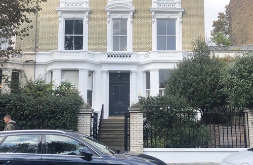 Notting Hill Apartment | Notting Hill/Portobello Rd area 5* stunning 1 bed, 2 min 4 all transport. A gem