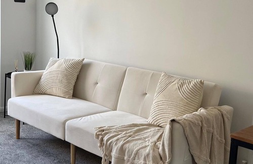 Mapperley House | Nottingham 2-bed House, Sleeps 4, Pet Friendly