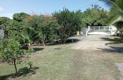 Le Marin House | Noukatchimbe Bungalow avec piscine partagée pour 2 à 4 personnes