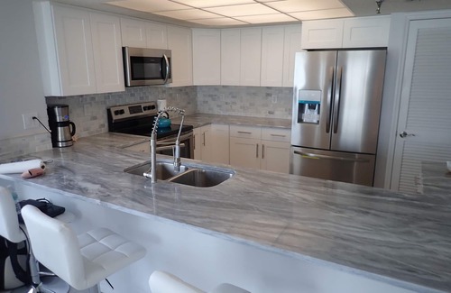 Redington Shores Condo | Nov/Dec dates Avail! BEACHFRONT CORNER 2/2 w/Jacuzzi and Electric FP!