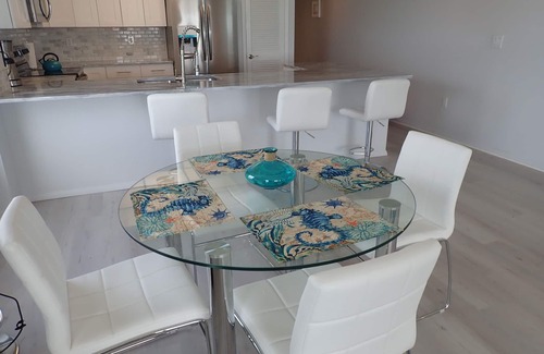 Redington Shores Condo | Nov/Dec dates Avail! BEACHFRONT CORNER 2/2 w/Jacuzzi and Electric FP!