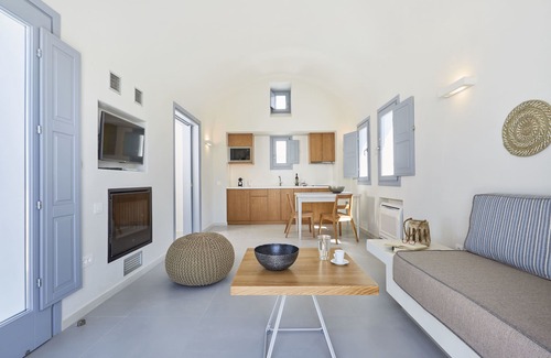 Pyrgos House | Nova Luxury Suites