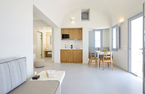 Pyrgos House | Nova Luxury Suites