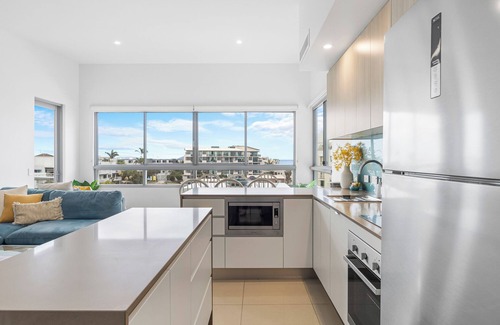 Mooloolaba Apartment | Nova Ocean Views Mooloolaba 2 Bedroom Apartment