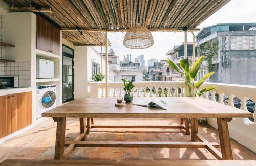 Van Mieu Apartment | NOVA Villa City Centre-Spacious Patio for Group-Free Coffee