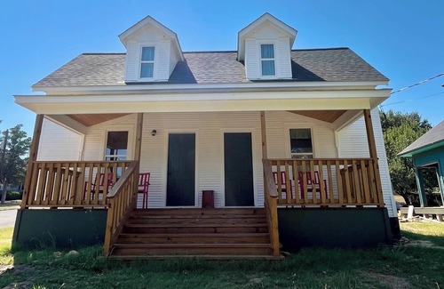 Shiner House | Novak Farmhouse - located 3 blocks from the Shiner Brewery
