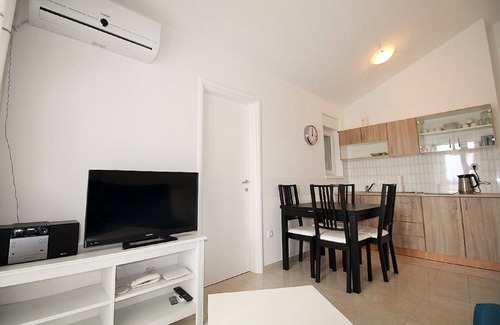 Zrce Apartment | Novalja, apartment electro with jacuzzi 4+2