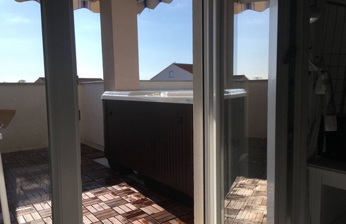 Zrce Apartment | Novalja, apartment electro with jacuzzi 4+2
