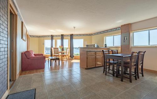 Yarmouth Hotel | Novastar Motel On The Lake