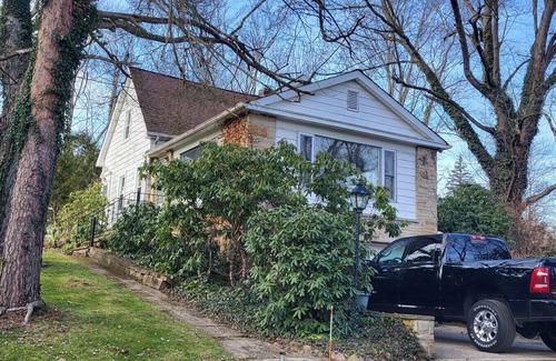 Novelty House | Novelty, Ohio retreat: 3 bedroom, 2 bath home - woods, King bed, wrap-around deck