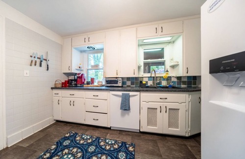 Novelty House | Novelty Retreat: 3 BR 2 Bath Home: woods, King bed