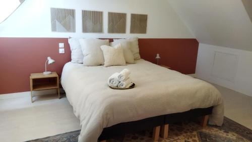 Bruz Apartment | November Charlie, appartement en centre ville de Bruz