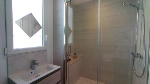 Bruz Apartment | November Charlie, appartement en centre ville de Bruz