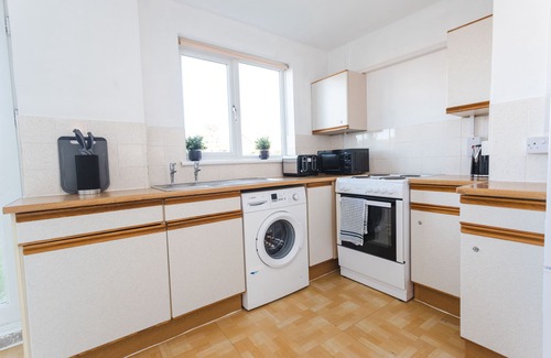 Swindon Apartment | November Discount - Long Stay - Contractors