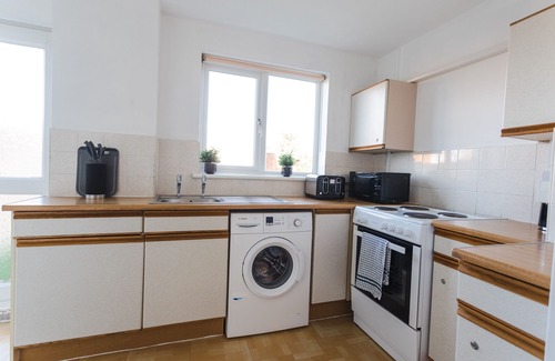 Swindon Apartment | November Discount - Long Stay - Contractors