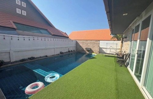 Central Pattaya Villa | November T Pool villa 4nบ้านพลูวิลล่า 3 ห้องนอน 3ห้องน้ำnมีสระว่ายน้ำส่วนตัวบ้าน