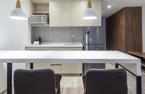 Los Naranjos Hotel | Novotel Medellín El Tesoro