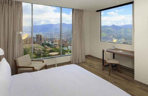 Los Naranjos Hotel | Novotel Medellín El Tesoro
