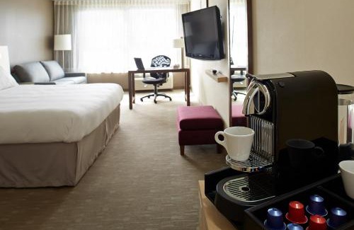 Saint-Laurent Hotel | Novotel Montréal Aéroport