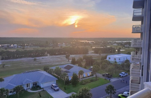 Flagler Beach Condo | NOW 1,700 PER MONTH SEPT, OCT, NOV!n2/2 BEACHFRONT bldg INTRACOASTAL view!