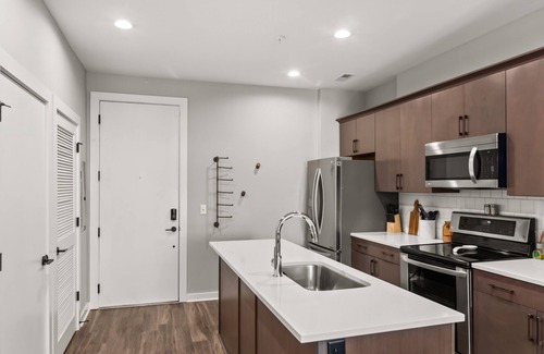 The Nations Condo | Now accepting bookings! Minutes to Broadway! Sleeps 6! Nashville Nations