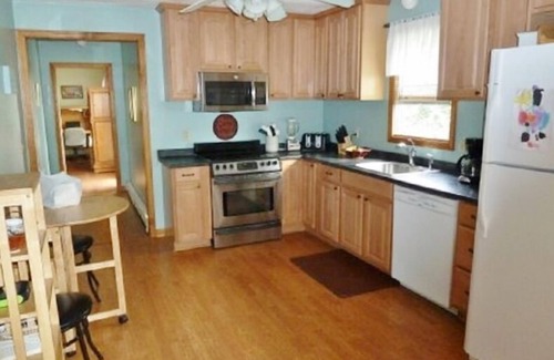 Bonnet Shores House | NOW BOOKING 2024 ~ Beautiful, Oversized Cape in Scenic Bonnet Shores!