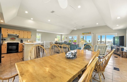 Treasure Beach Village House | Now I Sea is the perfect beach home for a private family getaway.
