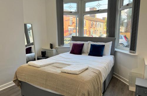 Liverpool House | Now Screening…Large Movie Place 60 Inch TV (Sleep 11)