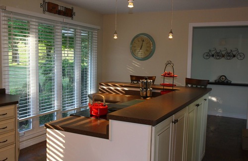 Romney House | NOW THAT'S COZY - Elegant 3 BR on private sandy beach waterfront on Lake Erie