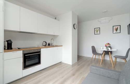 Jezyce Apartment | Nowoczesne Apartamenty dla 2 Doroslych i 2 Dzieci Parking by Noclegi Renters