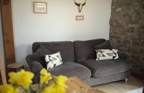 Lydney House | Noxon Pond Cottage