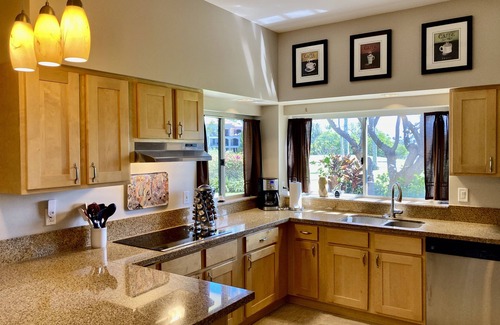 Waikoloa Condo | nPrivate, Walk to Beach, Golf, Shopping and Restaurants!