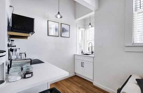 Tobin Hill Apartment | Nr DT River Walk, Alamo, Zoo | Yard BBQ | Games