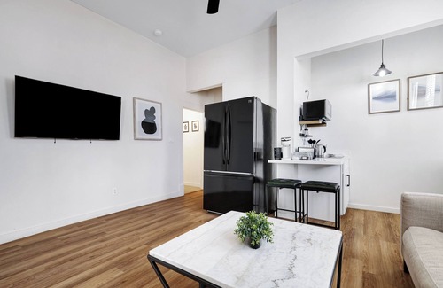 Tobin Hill Apartment | Nr DT River Walk, Alamo, Zoo | Yard BBQ | Games