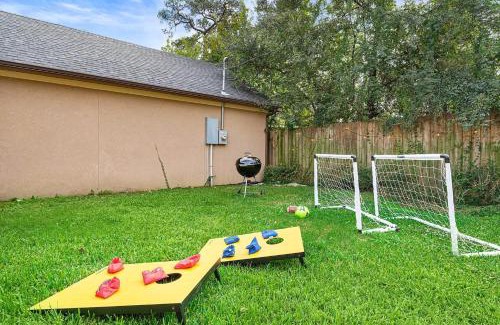 MacGregor House | Nr Med Center, Dt, Midtown Game Room Sleep 16