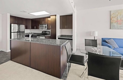 Aurora Highlands Apartment | nr Metro & Airport 1BR w/Rooftop Deck + Fast Wi-Fi