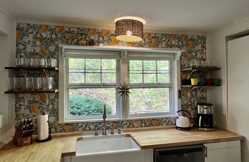 Fayetteville House | NRG, Peaceful cabin on 4 acres! 7 min to the bridge & 15 min to Hawks Nest Park