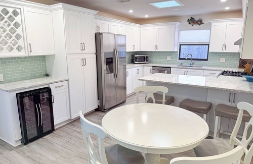Boardwalk House | NSB- Crawford Crash Pad - 3 BR 2BA walk to Flagler and Beach