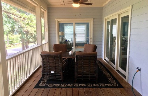 Vanderhorst Plantation House | nSleep10 minutes from the beach community pool, golf