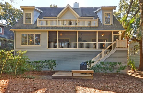 Vanderhorst Plantation House | nSleep10 minutes from the beach community pool, golf