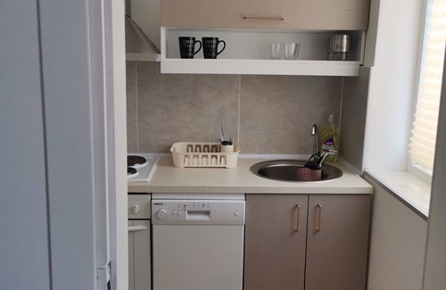 Bitola House | nSpacious 3 bedroom, 3 balcony, City Center, WiFi, AC , Free Parking, Bitola
