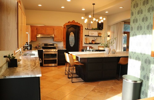 Sedro-Woolley Villa | nSpacious mountain retreat: 10 BR, sauna, gym & ballroom with finished basement.