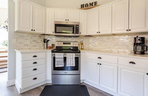East Wenatchee House | nSpacious & Serene Getaway for Adults—Endless Fun for Kids!