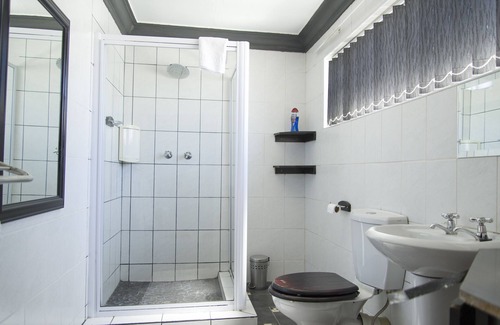 Greater Johannesburg Metropolitan Area Bed & Breakfast | Nthateng Bed and Breakfast Tourism