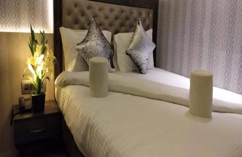 Howrah Hotel | Nu Blue Moon Guest House
